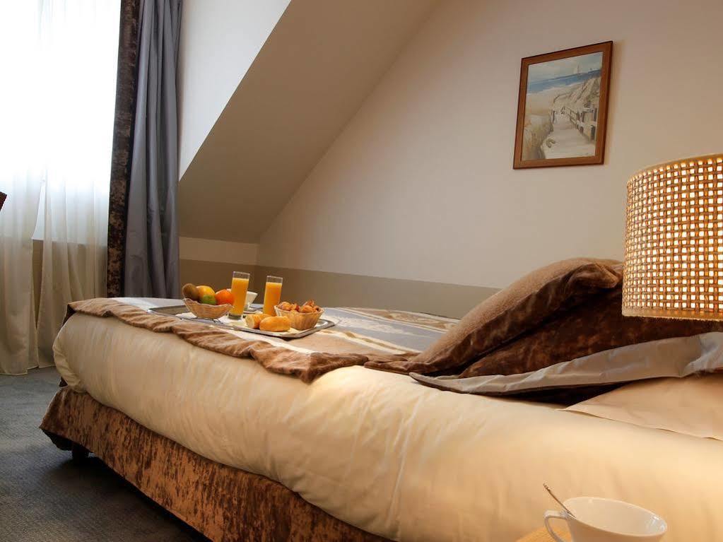 Trinite Hotel La Trinité-sur-Mer Esterno foto