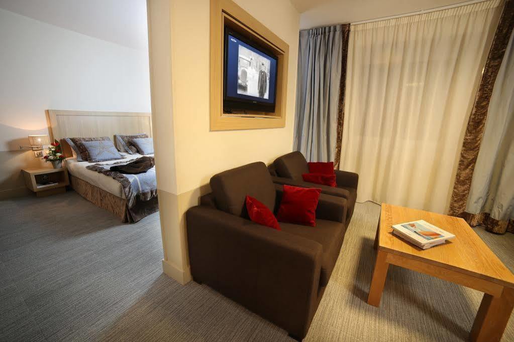 Trinite Hotel La Trinité-sur-Mer Esterno foto