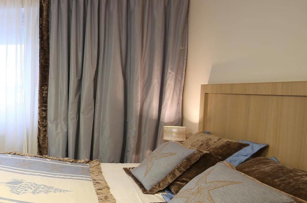 Trinite Hotel La Trinité-sur-Mer Esterno foto
